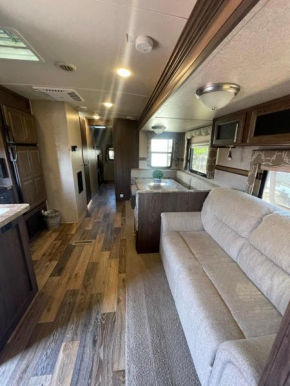 Camper Rv1 with private entrance and free parking
